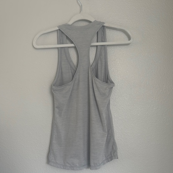 Vuori Lux Tank Top - Picture 4 of 6